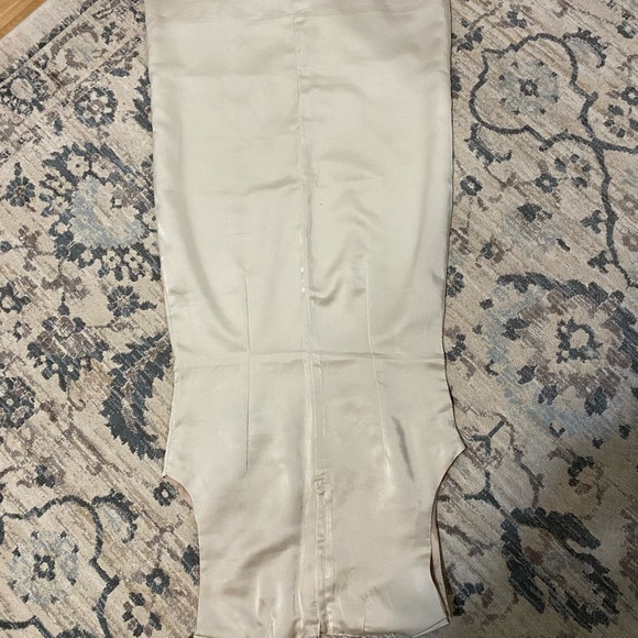 Satin Dress size Medium 36-38 - Picture 4 of 5